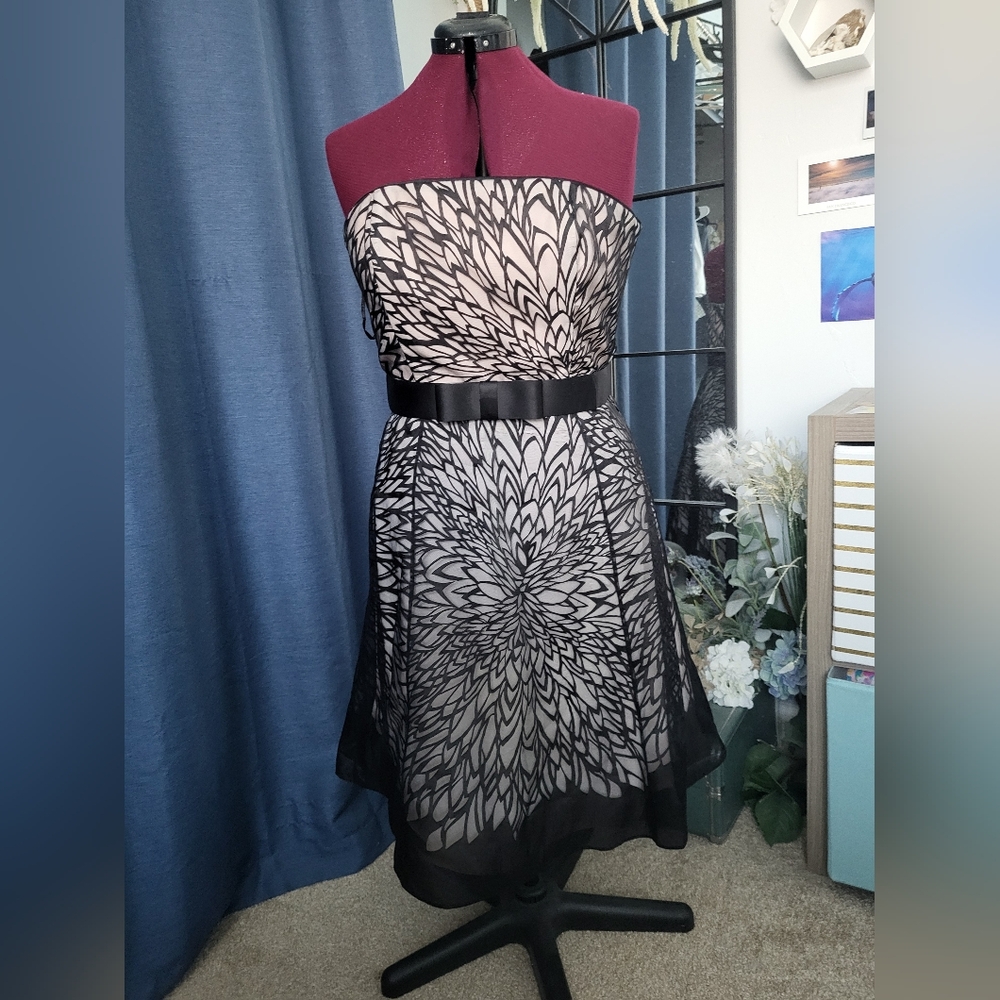 White House Black Market Floral Motif Cocktail Dress Size 12